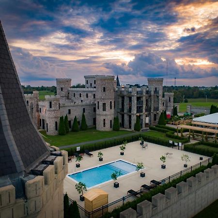 Hotel Kentucky Castle Versailles Exteriér fotografie