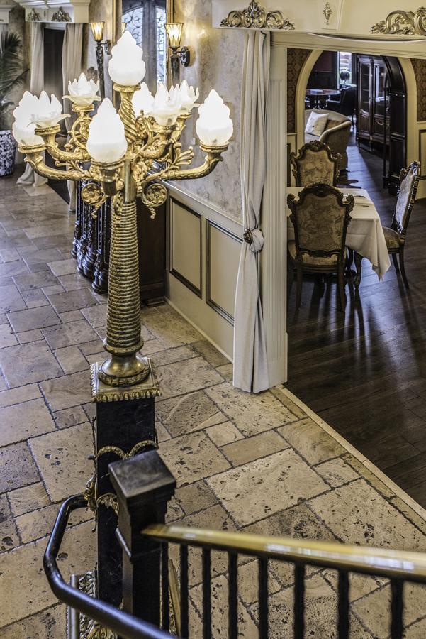 Hotel Kentucky Castle Versailles Exteriér fotografie