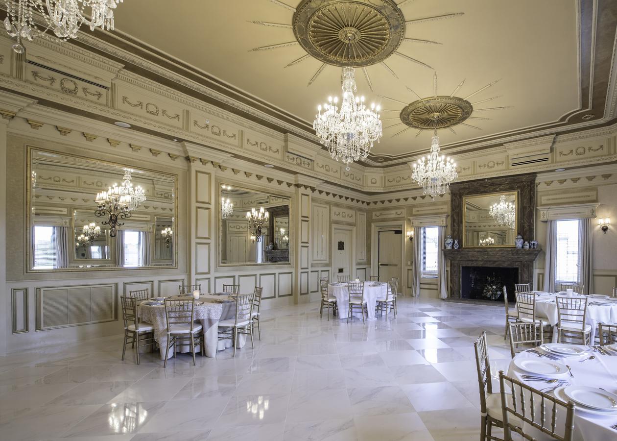 Hotel Kentucky Castle Versailles Exteriér fotografie