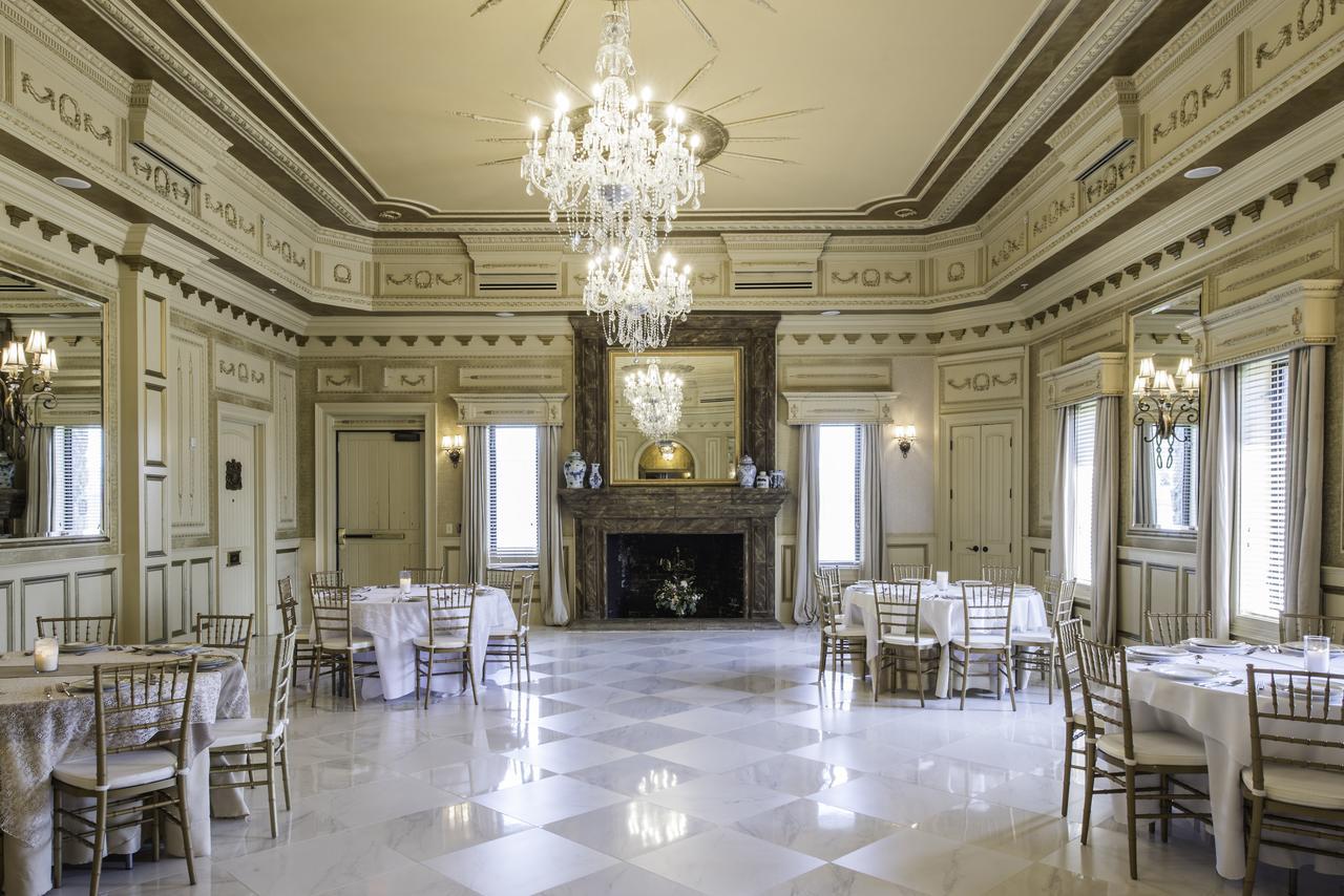 Hotel Kentucky Castle Versailles Exteriér fotografie