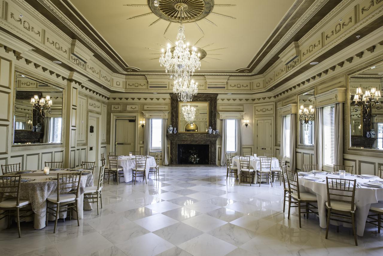 Hotel Kentucky Castle Versailles Exteriér fotografie