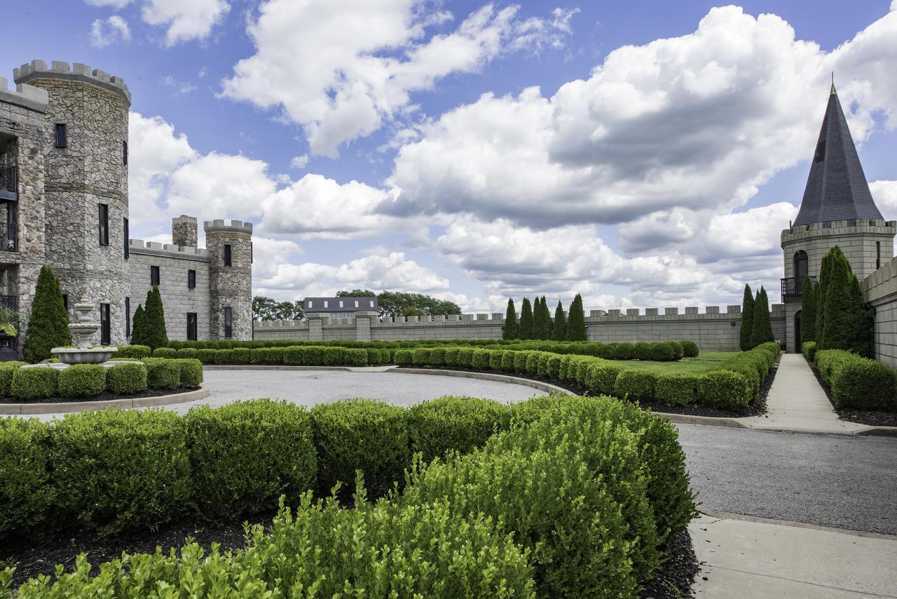 Hotel Kentucky Castle Versailles Exteriér fotografie