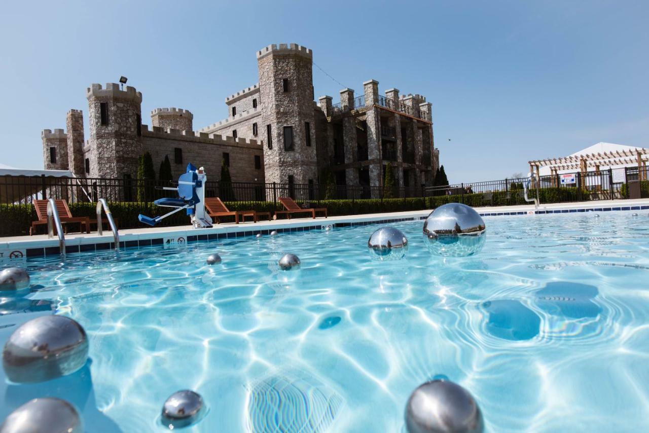 Hotel Kentucky Castle Versailles Exteriér fotografie