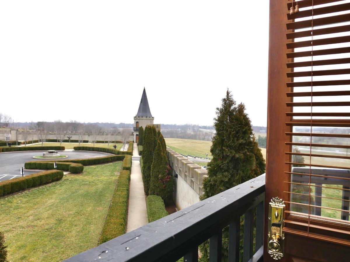 Hotel Kentucky Castle Versailles Exteriér fotografie